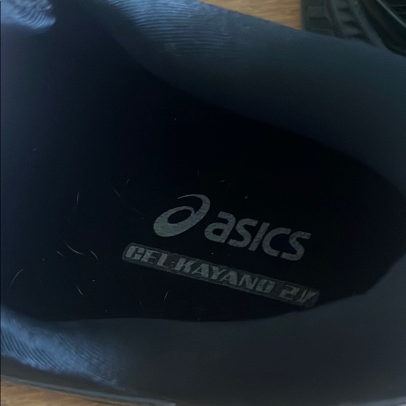 Black ASICS - Picture 3 of 6